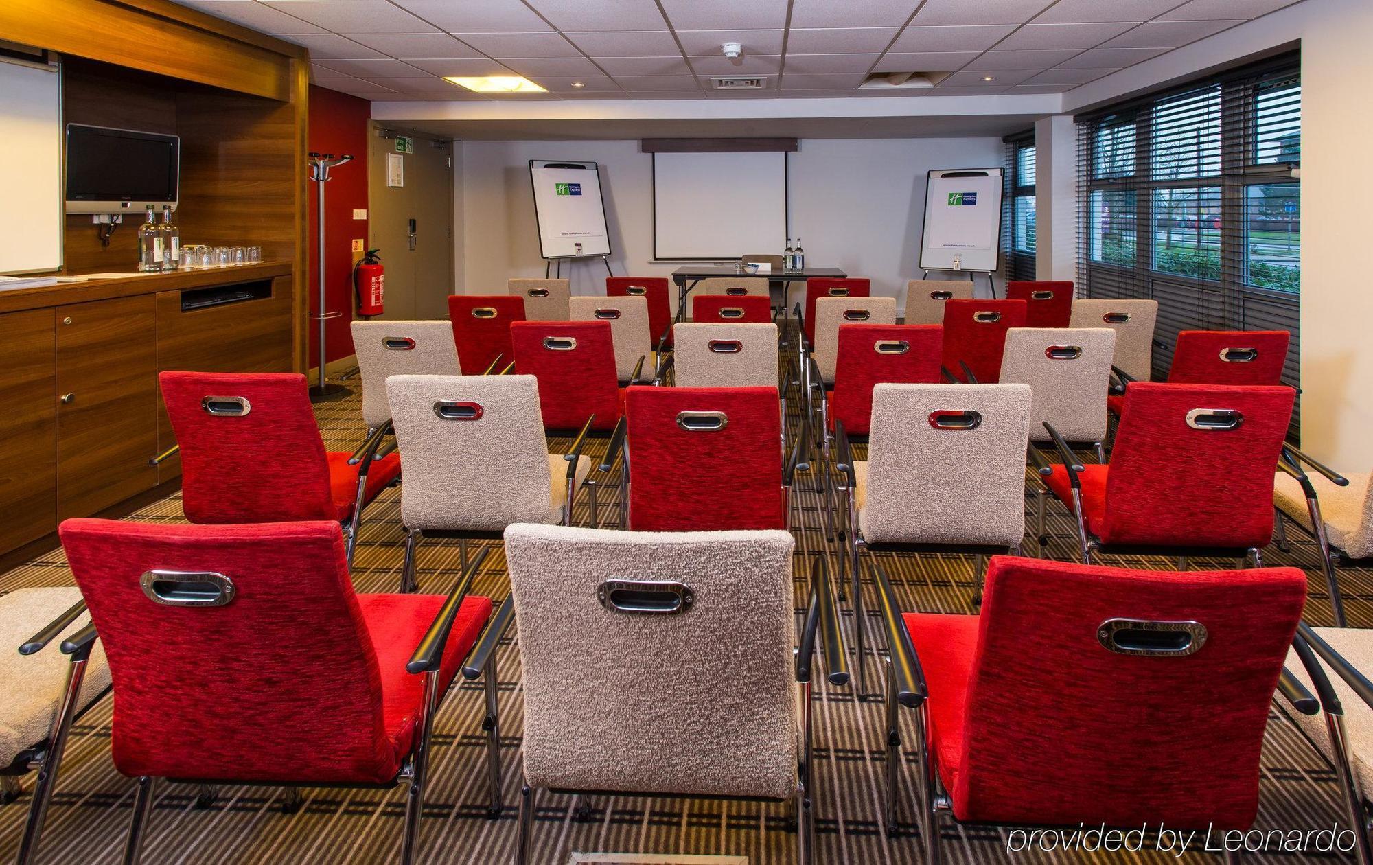 קאסל דונינגטון Holiday Inn Express East Midlands Airport By Ihg מראה חיצוני תמונה